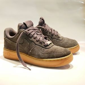 Nike Air Force 1 07 Grey Suede